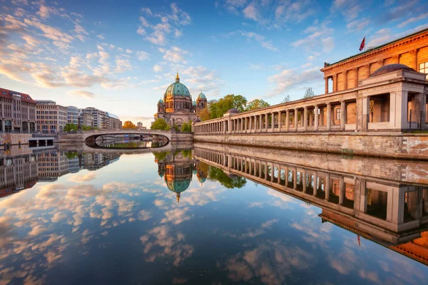 Berlin Németország Kép Berlini Katedrálisról Múzeum Szigetéről Berlinben Napkeltekor — Stock Fotó