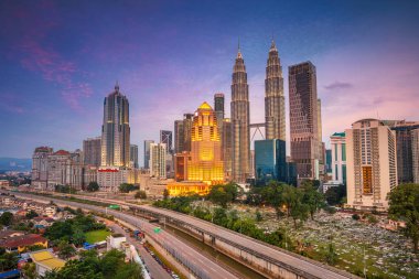 Kuala Lumpur. Gün batımında Malezya, Kuala Lumpur 'un şehir manzarası.