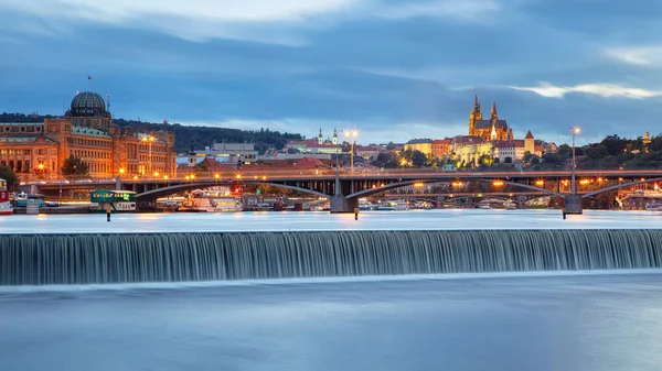 Прага Панорамный Городской Пейзаж Праги Столицы Чехии Сумерки Синий Час — стоковое фото