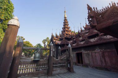 1895'te, Mandalay, Myanmar inşa dış görünümü Shwe içinde Bin manastır (Budist manastır)