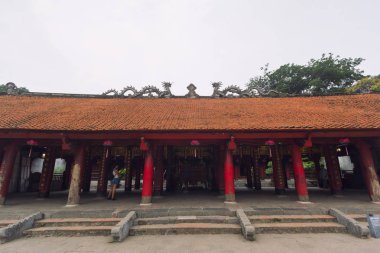 Hanoi, Vietnam - Mart 27,2018: Hanoi, Vietnam edebiyat Tapınağı (1070 inşa orijinal) Dördüncü Avlu ziyaret turist