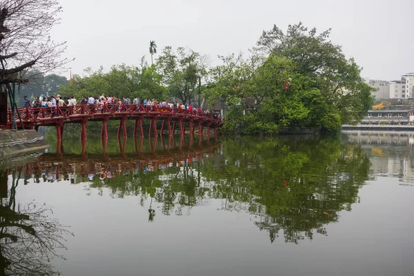 하노이 베트남 2018 Huc 다리의 전망을 이끌어 Ngoc 1841 호안끼엠 — 스톡 사진