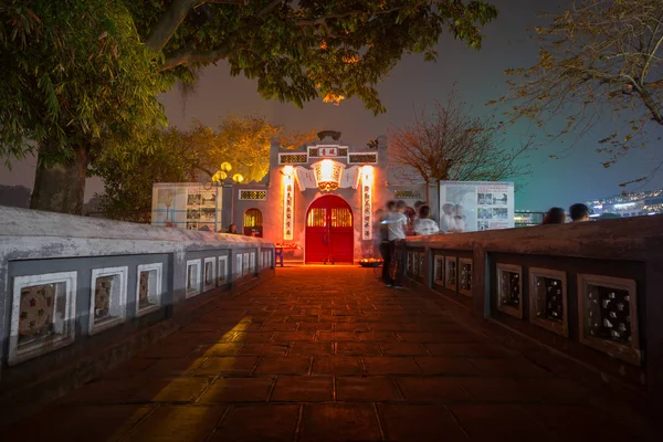 Hanói Vietnã Março 2018 Bela Vista Noturna Entrada Principal Templo — Fotografia de Stock