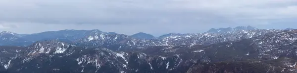 파노라마 뷰 밖에 눈 산 샹그릴라 — 스톡 사진