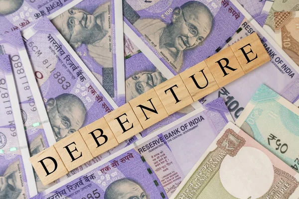 Dług Biznes i finanse jako koncepcja w indyjskich banknotach walutowych. — Zdjęcie stockowe
