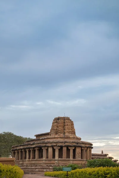 Aihole Дурга храм в пасмурный день с копировальным пространством, Карнатака, Индия . — стоковое фото