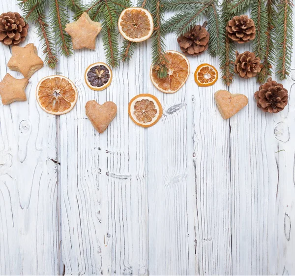 Decorazione di Natale su vecchio bordo di legno grunge — Foto Stock