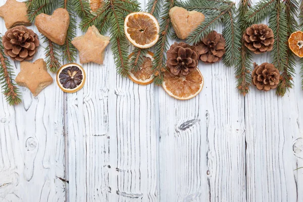 Vánoční dekorace na staré grunge dřevěné desky — Stock fotografie