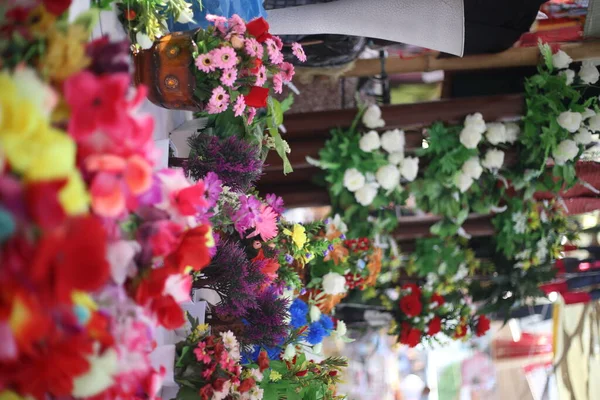 Decoração Flor Artificial Loja Flores Coloridas Falsificadas Prateleira — Fotografia de Stock