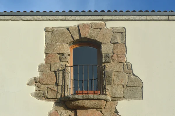 Balcone su una facciata — Foto Stock