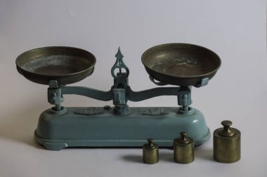 Üç ağırlık dengesi