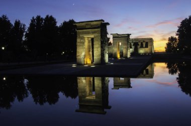 Gün batımında Debod Tapınağı