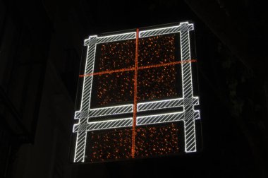 Noel ışıkları sokakta / süsleme ile Noel ışıkları bir sokakta Madrid