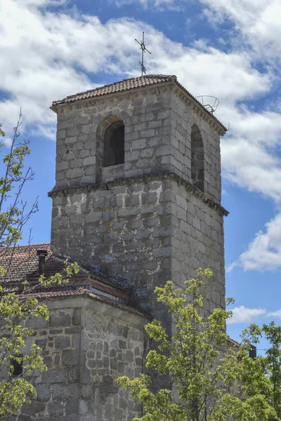 Steinerner Glockenturm Der Ländlichen Kirche Von Moralzarzal Provinz Madrid Spanien — Stockfoto