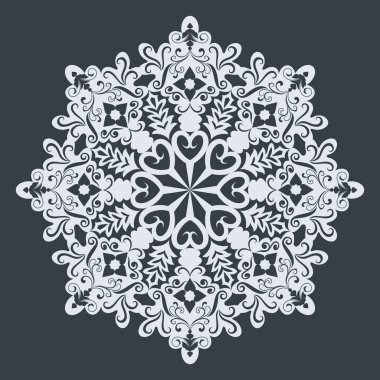 Büyük beyaz süs kar tanesi siyah arka plan üzerine. Noel de