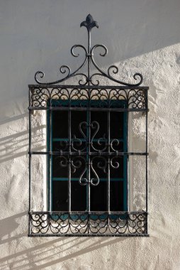 Demir İspanyol pencere ızgarası yaptım.