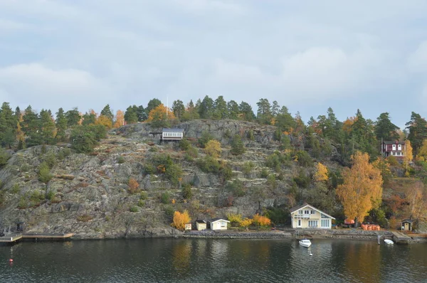 Μικρό Νησί Στη Σουηδία Στο Φθινόπωρο — Φωτογραφία Αρχείου