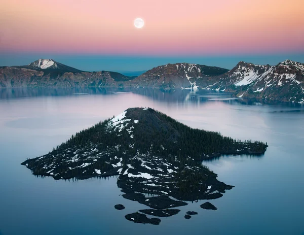 Wizard island and full moon — Stock Photo, Image