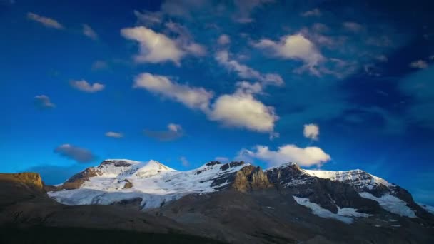 Облака заката в Национальном парке Джаспер — стоковое видео