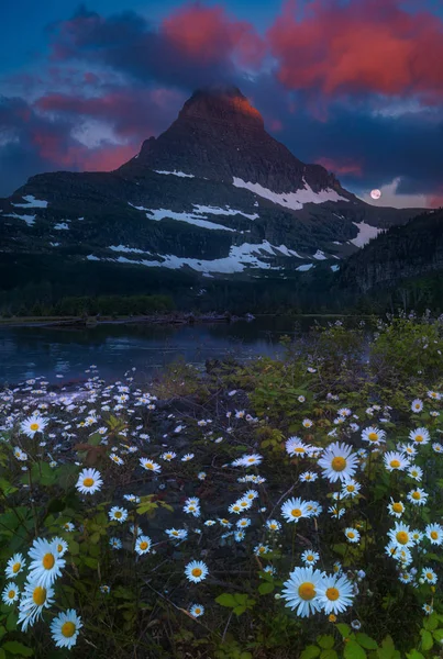 Národní Park Glacier za svítání — Stock fotografie