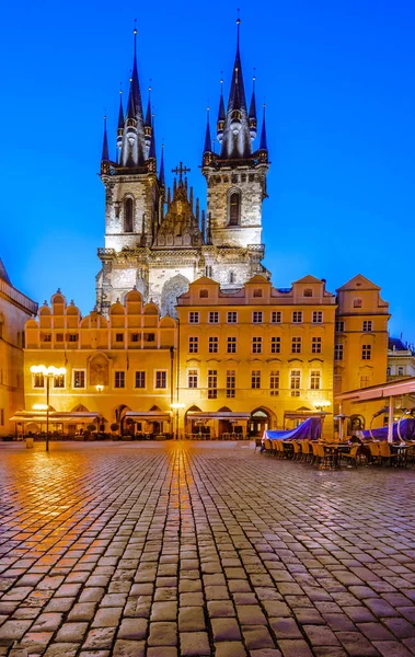 Тынский костел, достопримечательность старого города Праги — стоковое фото