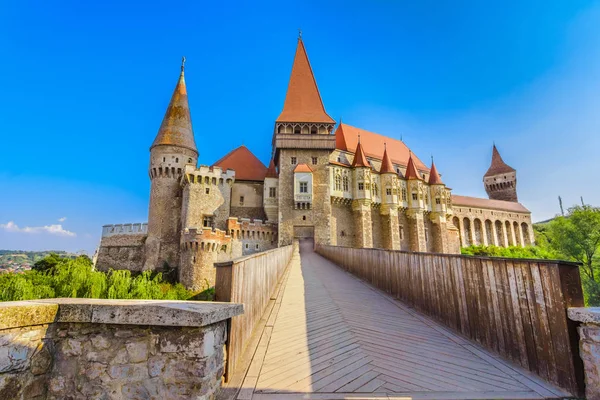 Castillo de Corvin en Hunedoara, Rumania Imágenes De Stock Sin Royalties Gratis