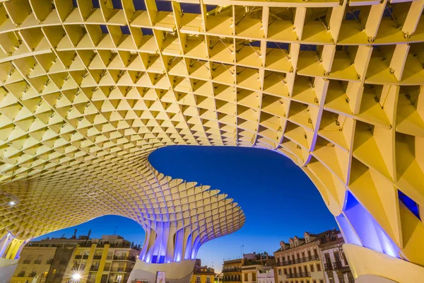 Metropol Parasol στην Plaza de la Ενκαρνασιόν - Νυχτερινή θέα Φωτογραφία Αρχείου