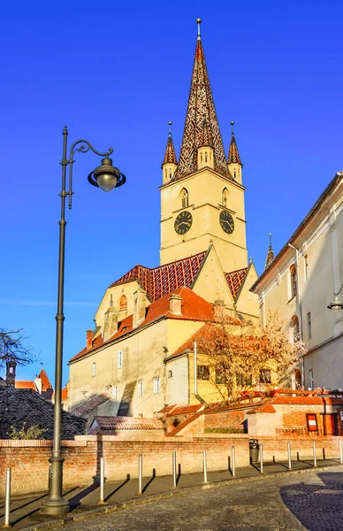 Evangélikus templom, Lower Town város, Nagyszeben, Erdély, Románia. — Stock Fotó