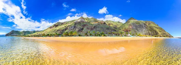 Las Teresitas, Tenerife, Kanarya Adaları, İspanya: Santa Cruz de Tenerife yakınındaki ünlü bir plaj — Stok fotoğraf