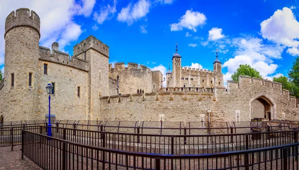 London, The United Kingdom of Great Britain: Tower of London, UK — Stock Photo, Image