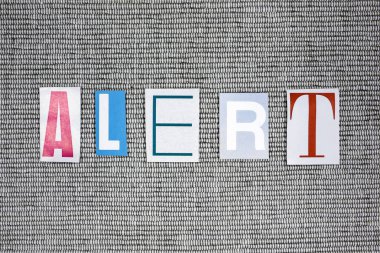 gri arka plan üzerinde uyarı kelime