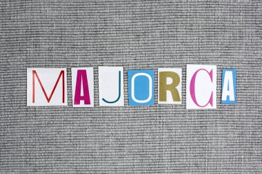 Mayorka kelime gri arka plan üzerinde