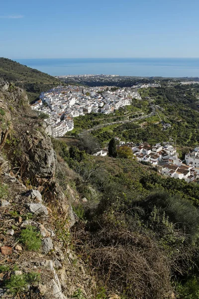 Frigiliana-Andalusia, Costa del Sol güzel İspanyol yerleşim blancos biri panoramik manzaralı — Stok fotoğraf