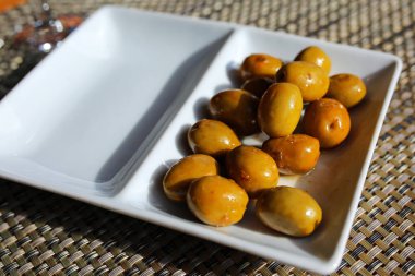 Yeşil Zeytin - geleneksel İspanyol tapa ile kase
