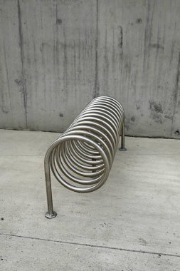 Beton zemin üzerine çelik Bisiklet standı