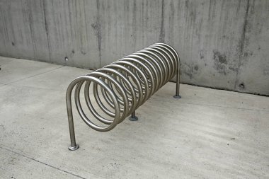 Beton zemin üzerine çelik Bisiklet standı