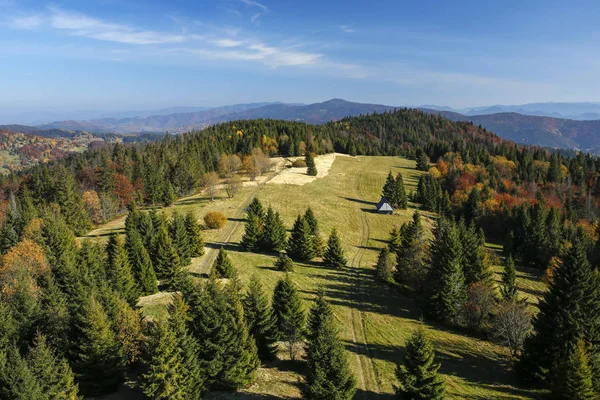 Vackra höst landskapet i Gorce-bergen, Polen — Stockfoto