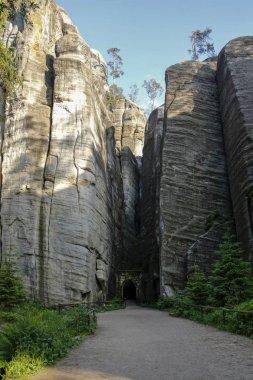 Adrszpach - güzel kumtaşı kaya şehir Sudety, Çek Cumhuriyeti