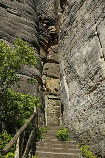 Adrspach- hermosa ciudad de rocas de arenisca en Sudety, República Checa —  Fotos de Stock