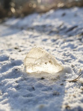 Ice cube kar üzerinde closeup