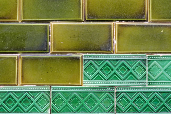 Azulejos tradicionais verdes padrão — Fotografia de Stock