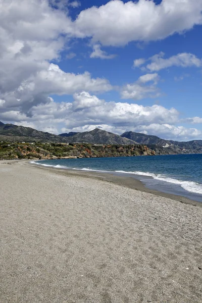 Nerja slavné letovisko na costa del sol, malaga, Španělsko — Stock fotografie