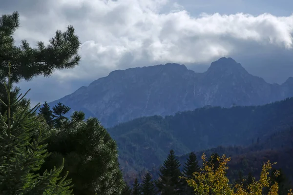 Giewont (Gipfel in der Tatra) in Zakopane, Polen — Stockfoto