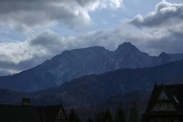 Giewont (topp i Tatrabergen) i Zakopane, Polen — Stockfoto