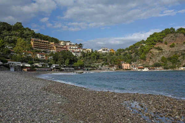 Krásné Mazzaro turistické letovisko poblíž Taormina, Sicílie, Itálie — Stock fotografie
