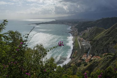 Taormina, Sicilya, Ita 'dan Giardini Naxos' un güzel manzarası