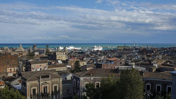 意大利西西里卡塔尼亚美丽的城市景观 — 图库照片
