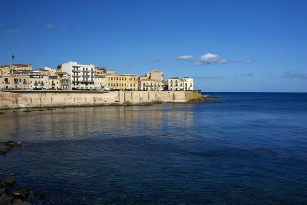Ostrov Ortigia, nejstarší část krásného barokního města Syrakusy na Sicílii, Itálie — Stock fotografie