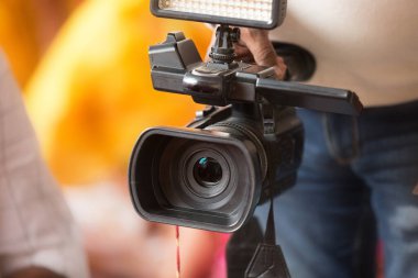Profesyonel fotoğrafçı ve profesyonel HD kamera, HD kameralı kameraman - Görüntü