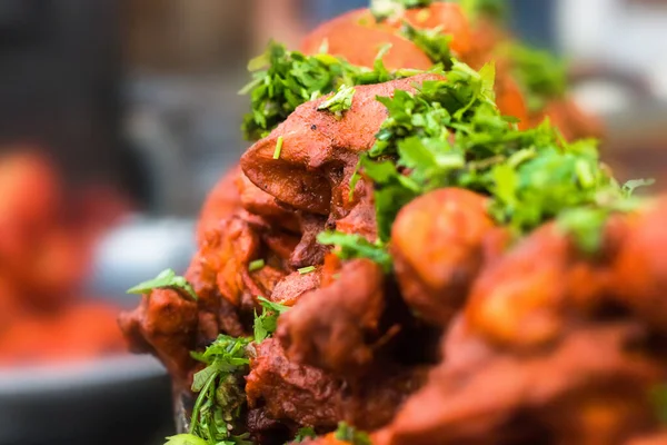 Hint Usulü Kızarmış Tavuk Naneli Tavukla Süslenmiş Tandır Vejetaryen Olmayan — Stok fotoğraf